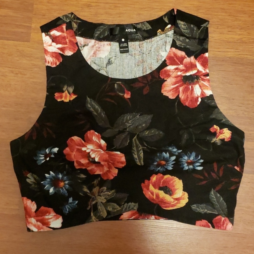 Bloomingdale's Aqua label crop